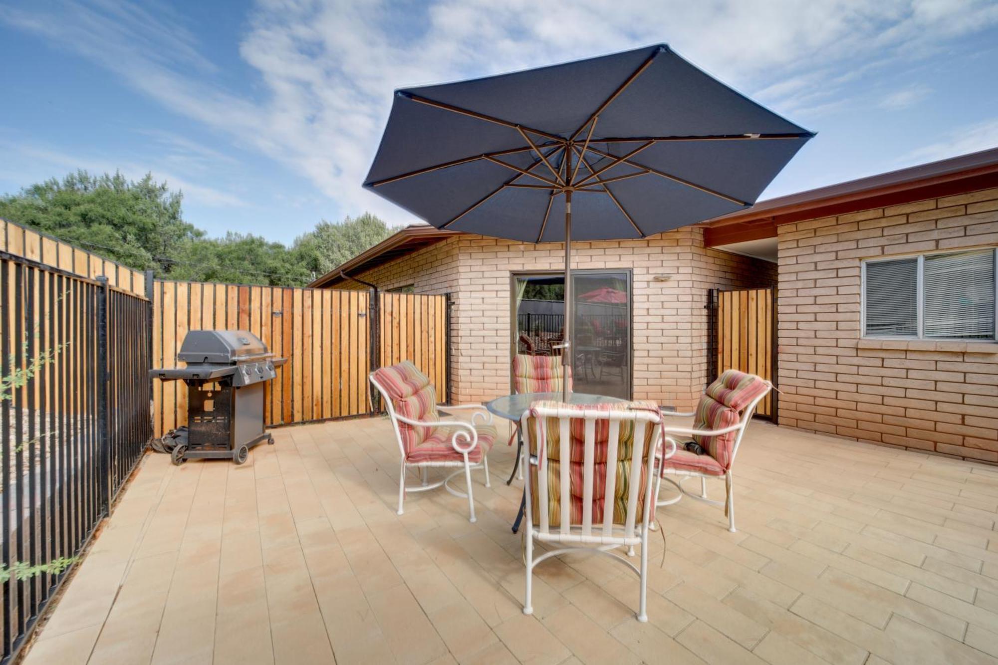 Holiday home On 1 Acre With Pool And Red Rock Views! Sedona